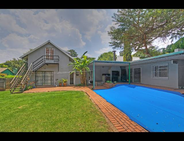 4 BEDROOM FREEHOLD FOR SALE IN BRAMLEY